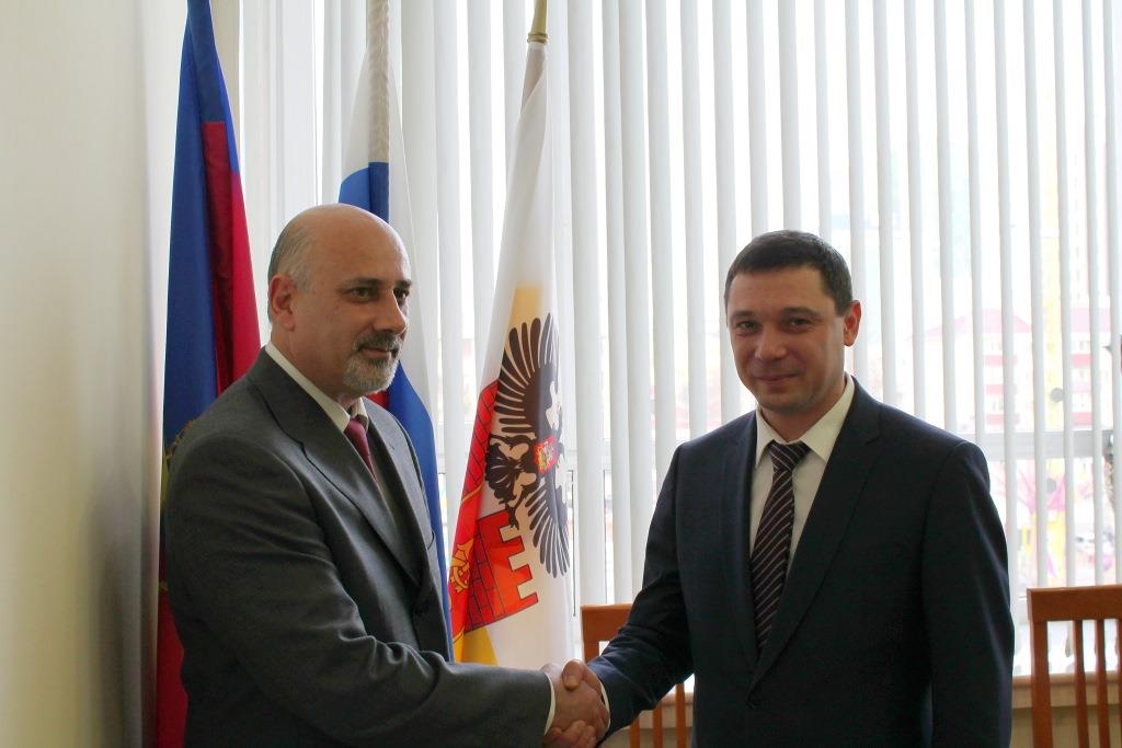 Συνάντηση Γενικού Προξένου με τον νέο Δήμαρχο του Κρασνοντάρ Γιεβγκένι Περβισόφ (Κρασνοντάρ)